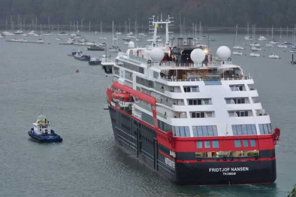 04 March 2020 - 07-27-07 
Cruise ship Fridtjof Nansen arrives in Dartmouth and sets of upriver to the 'roundabout.
-------------- 
Cruise ship Fridtjof Nansen visits Dartmouth